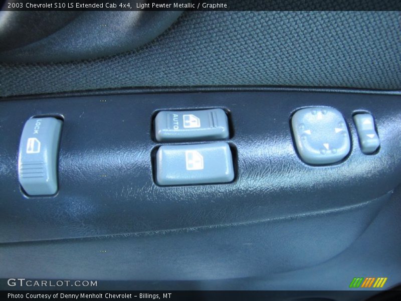 Light Pewter Metallic / Graphite 2003 Chevrolet S10 LS Extended Cab 4x4