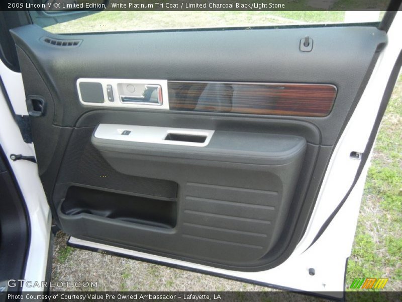 Door Panel of 2009 MKX Limited Edition