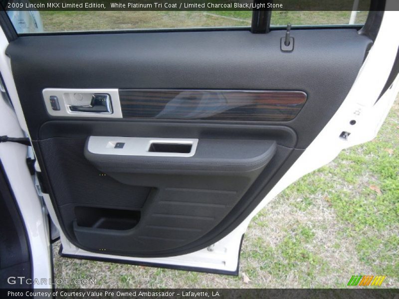 Door Panel of 2009 MKX Limited Edition