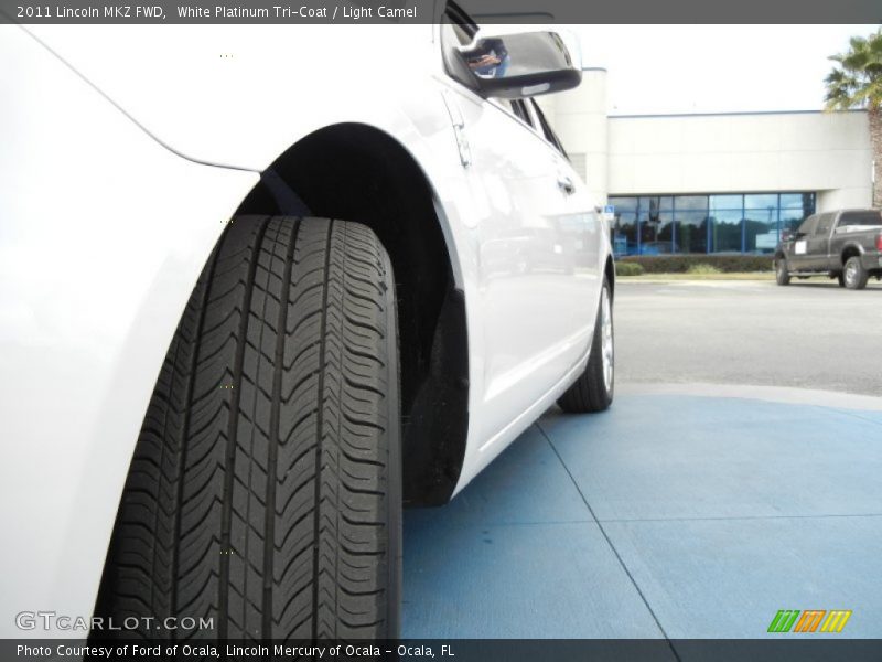 White Platinum Tri-Coat / Light Camel 2011 Lincoln MKZ FWD