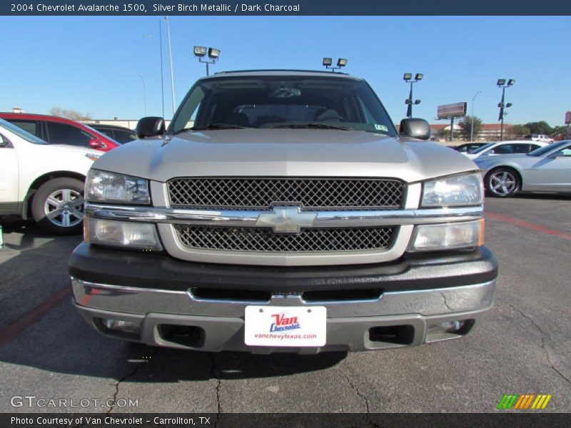 Silver Birch Metallic / Dark Charcoal 2004 Chevrolet Avalanche 1500