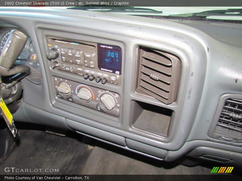 Summit White / Graphite 2002 Chevrolet Silverado 2500 LS Crew Cab