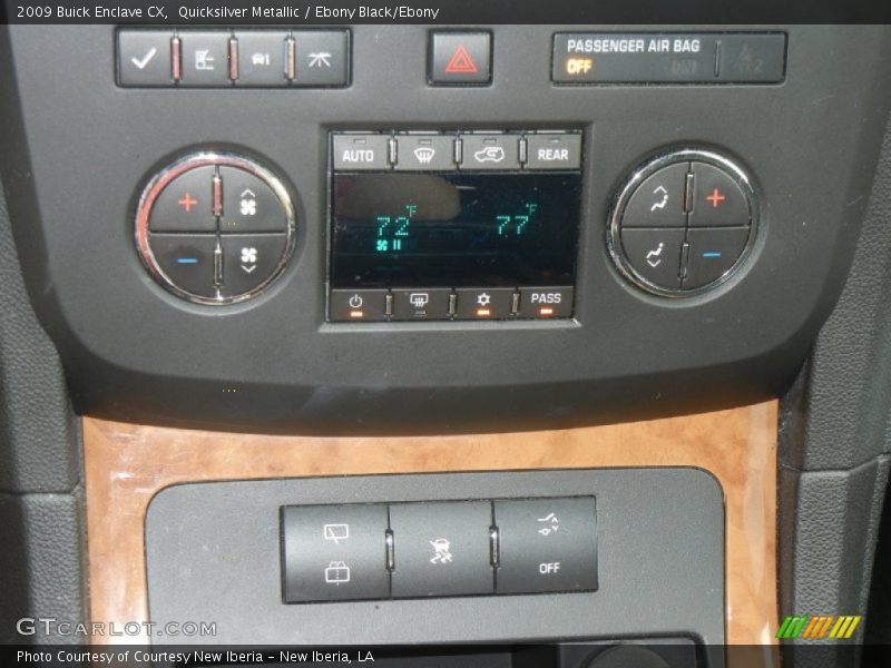 Quicksilver Metallic / Ebony Black/Ebony 2009 Buick Enclave CX