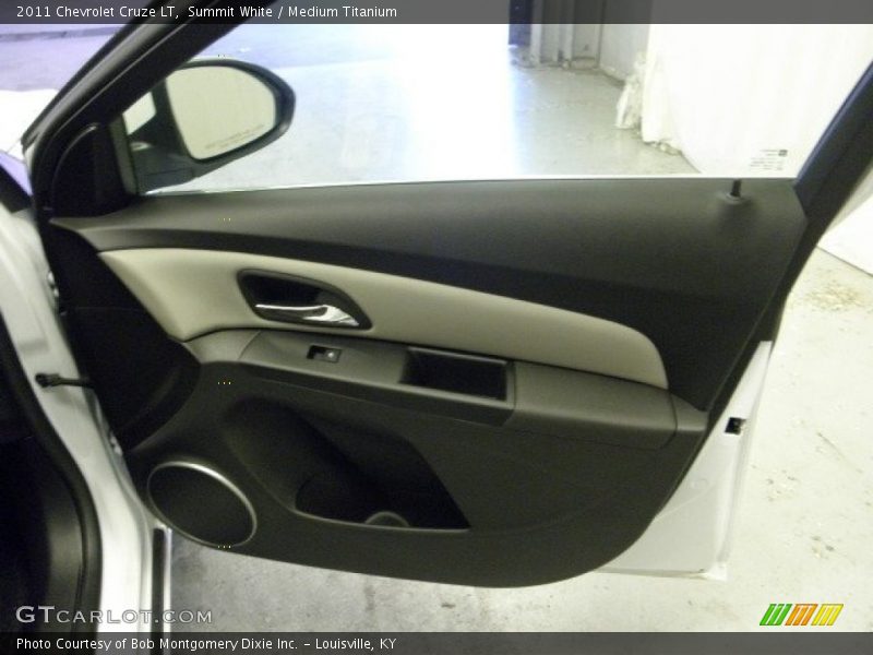Summit White / Medium Titanium 2011 Chevrolet Cruze LT