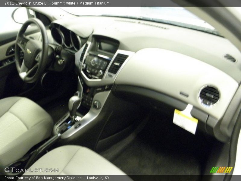 Summit White / Medium Titanium 2011 Chevrolet Cruze LT