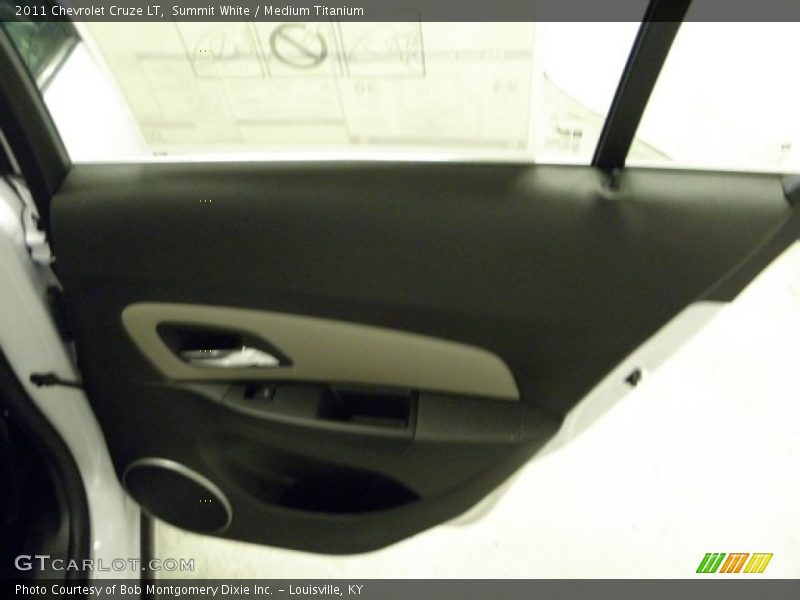 Summit White / Medium Titanium 2011 Chevrolet Cruze LT