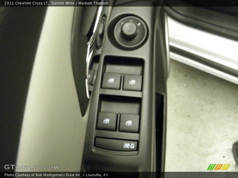Summit White / Medium Titanium 2011 Chevrolet Cruze LT