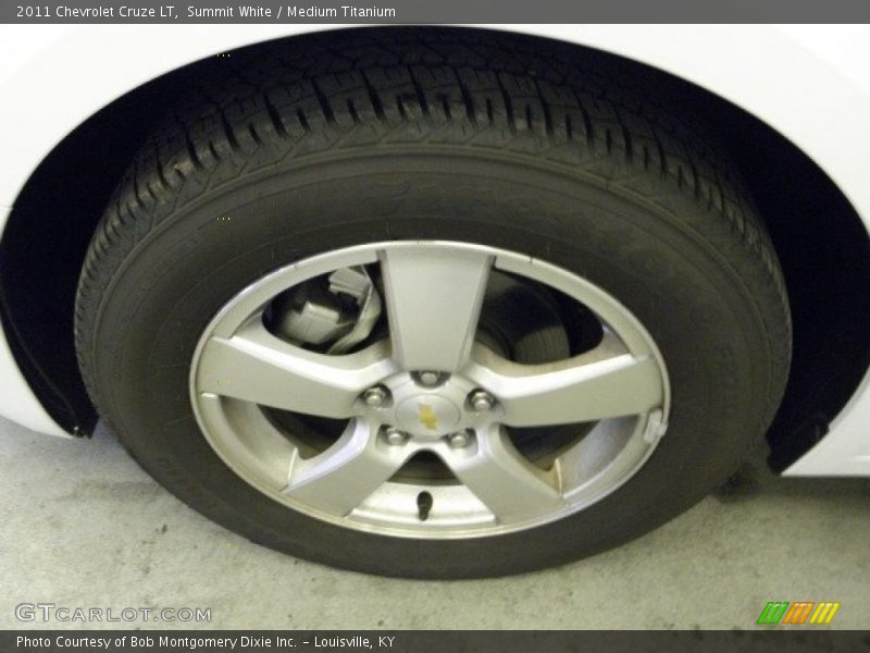 Summit White / Medium Titanium 2011 Chevrolet Cruze LT