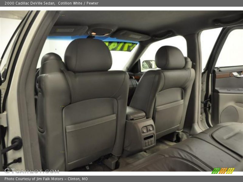 Cotillion White / Pewter 2000 Cadillac DeVille Sedan