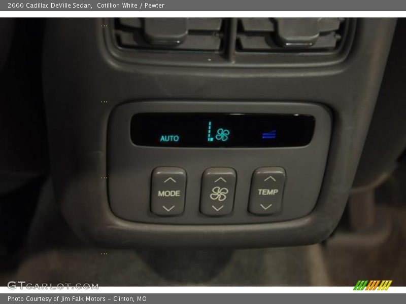 Cotillion White / Pewter 2000 Cadillac DeVille Sedan