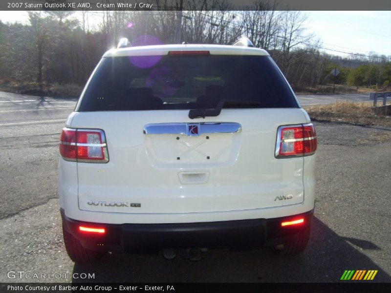 Cream White / Gray 2007 Saturn Outlook XE AWD