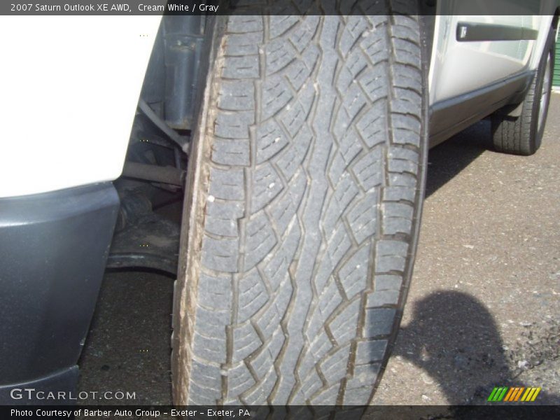 Cream White / Gray 2007 Saturn Outlook XE AWD
