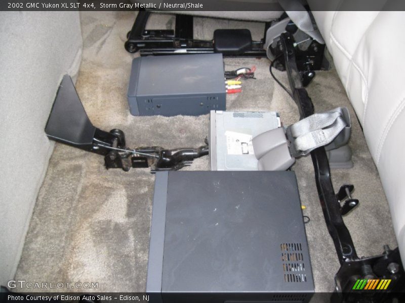 Storm Gray Metallic / Neutral/Shale 2002 GMC Yukon XL SLT 4x4