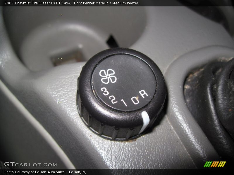 Light Pewter Metallic / Medium Pewter 2003 Chevrolet TrailBlazer EXT LS 4x4