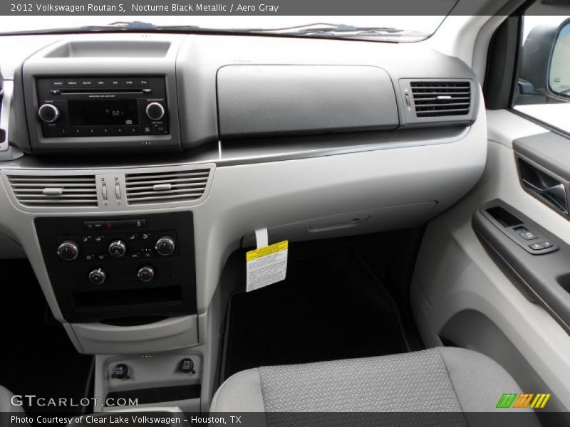 Nocturne Black Metallic / Aero Gray 2012 Volkswagen Routan S