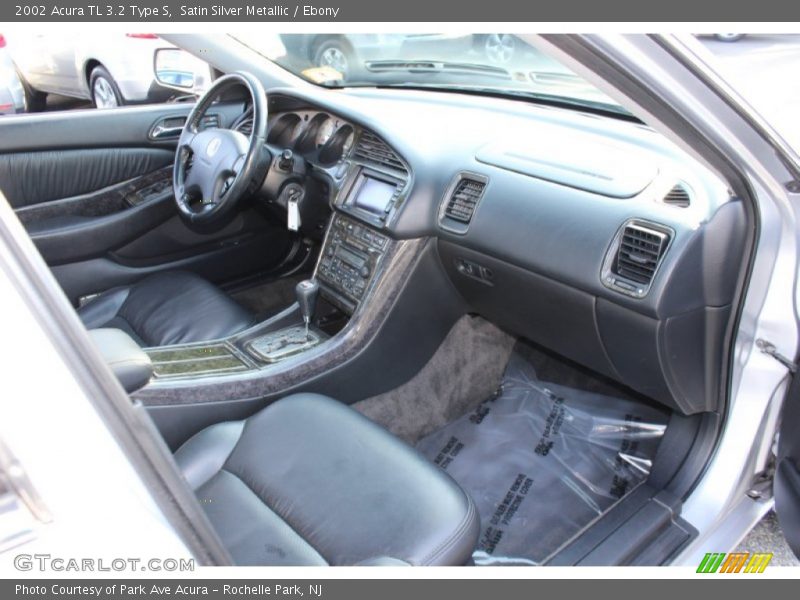 Dashboard of 2002 TL 3.2 Type S