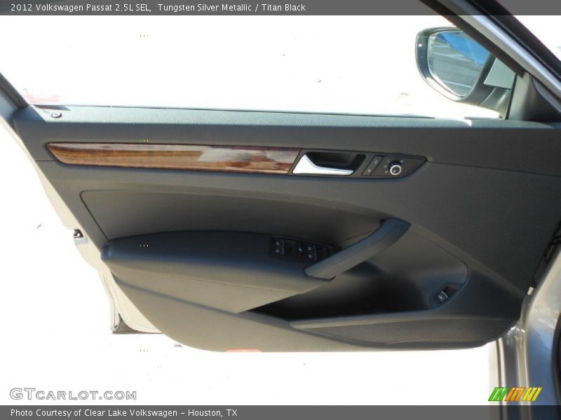Tungsten Silver Metallic / Titan Black 2012 Volkswagen Passat 2.5L SEL
