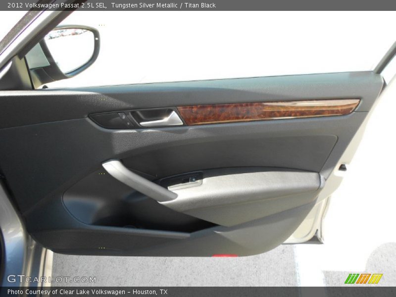 Tungsten Silver Metallic / Titan Black 2012 Volkswagen Passat 2.5L SEL