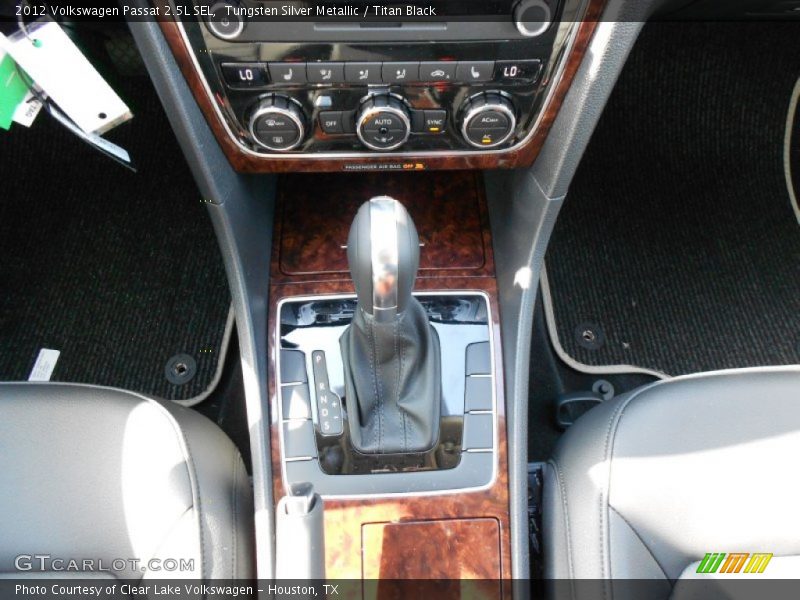 Tungsten Silver Metallic / Titan Black 2012 Volkswagen Passat 2.5L SEL