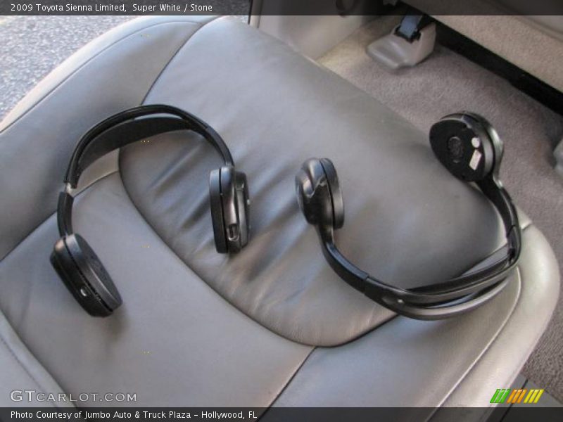 Super White / Stone 2009 Toyota Sienna Limited