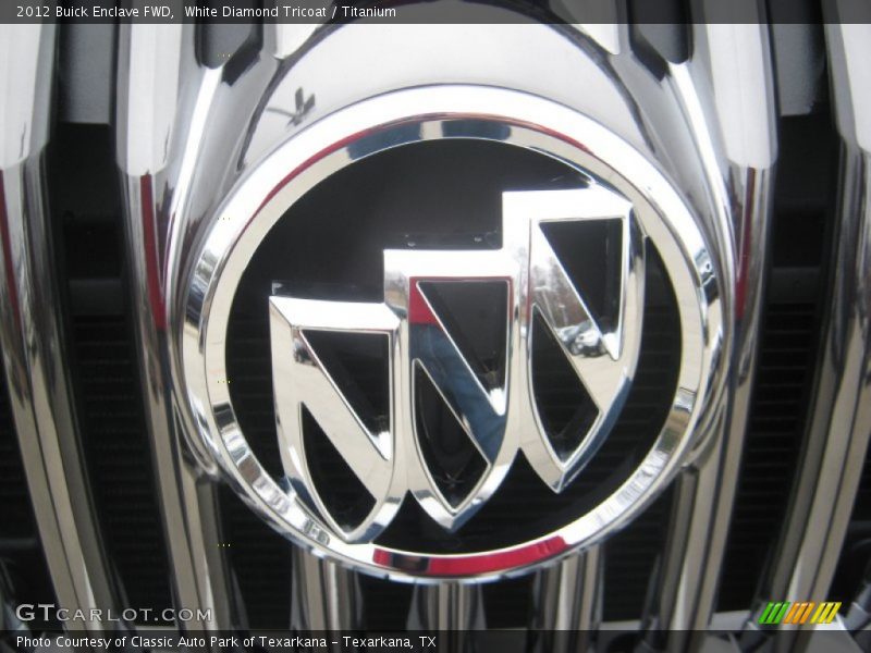 White Diamond Tricoat / Titanium 2012 Buick Enclave FWD