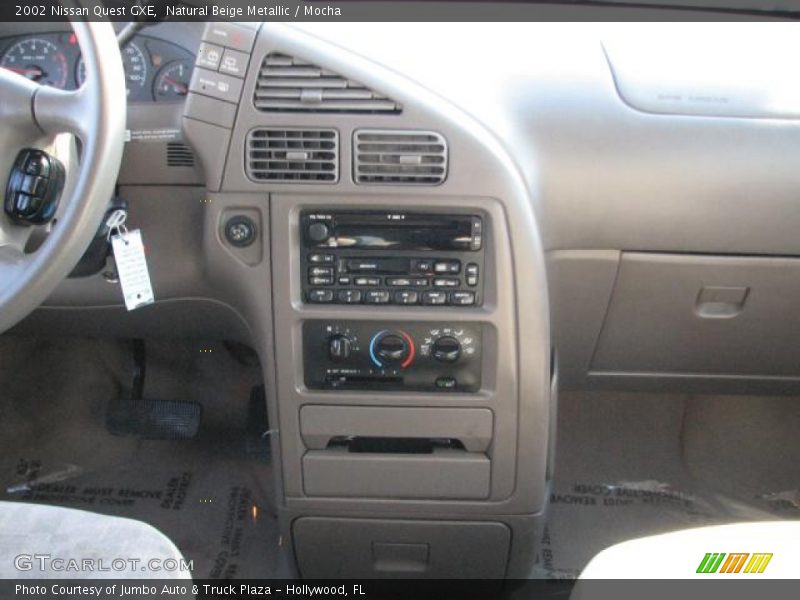Natural Beige Metallic / Mocha 2002 Nissan Quest GXE