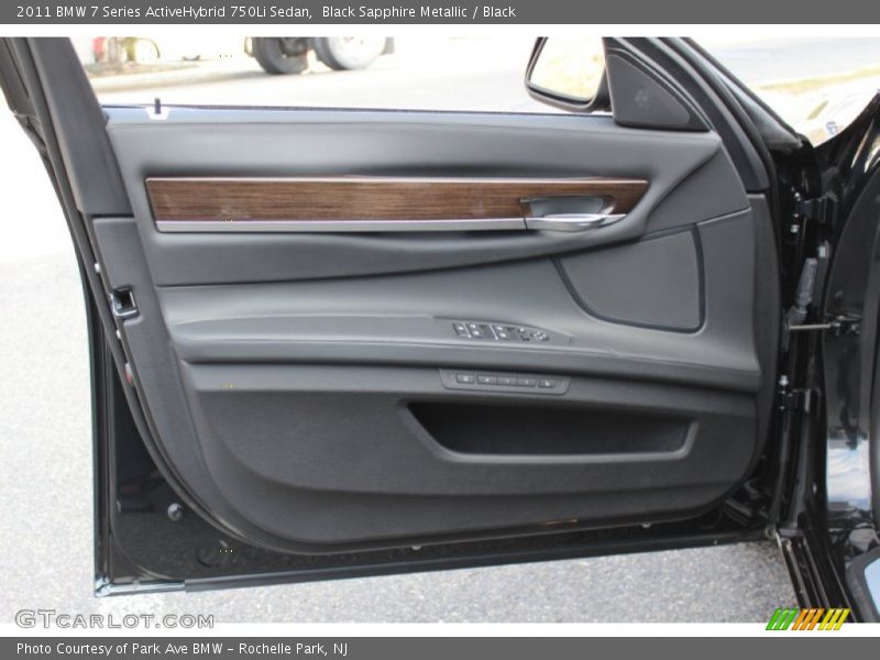Door Panel of 2011 7 Series ActiveHybrid 750Li Sedan