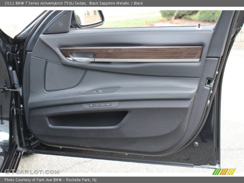 Door Panel of 2011 7 Series ActiveHybrid 750Li Sedan
