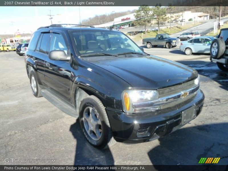 Black / Light Cashmere/Ebony 2007 Chevrolet TrailBlazer LS 4x4