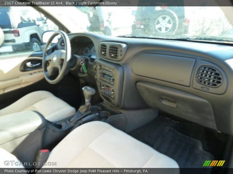 Black / Light Cashmere/Ebony 2007 Chevrolet TrailBlazer LS 4x4