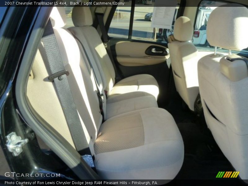 Black / Light Cashmere/Ebony 2007 Chevrolet TrailBlazer LS 4x4