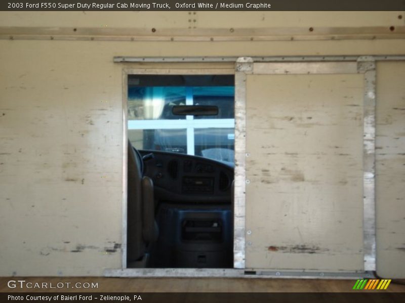 Oxford White / Medium Graphite 2003 Ford F550 Super Duty Regular Cab Moving Truck