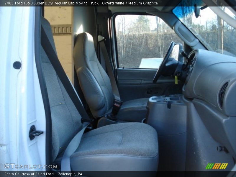Oxford White / Medium Graphite 2003 Ford F550 Super Duty Regular Cab Moving Truck
