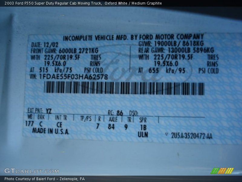 Oxford White / Medium Graphite 2003 Ford F550 Super Duty Regular Cab Moving Truck