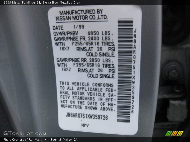 Sierra Silver Metallic / Gray 1999 Nissan Pathfinder SE