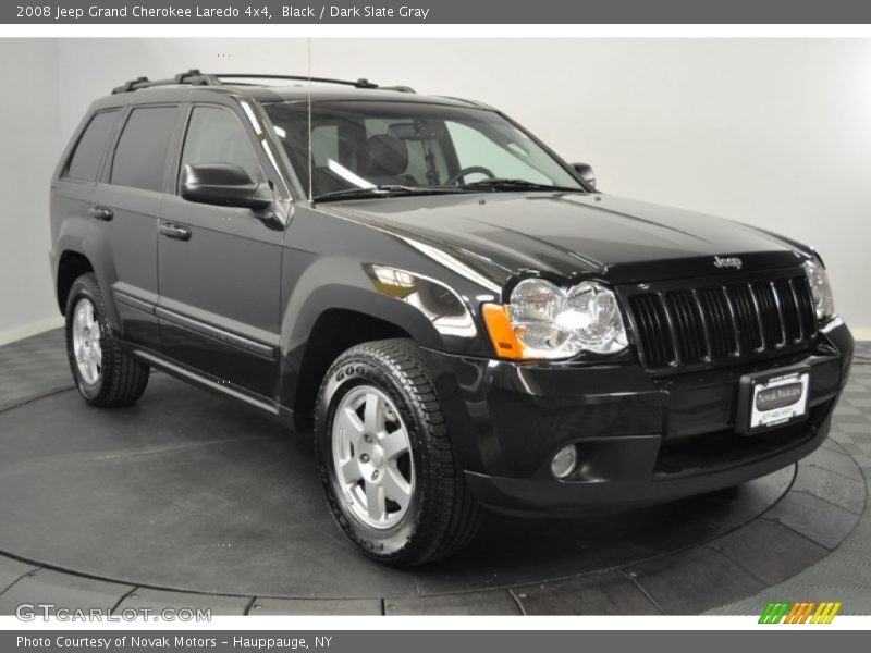 Front 3/4 View of 2008 Grand Cherokee Laredo 4x4