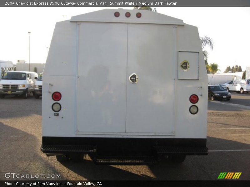 Summit White / Medium Dark Pewter 2004 Chevrolet Express 3500 Cutaway Commercial Van