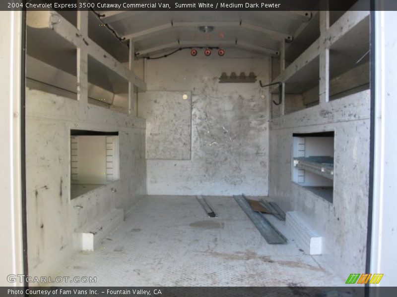 Summit White / Medium Dark Pewter 2004 Chevrolet Express 3500 Cutaway Commercial Van
