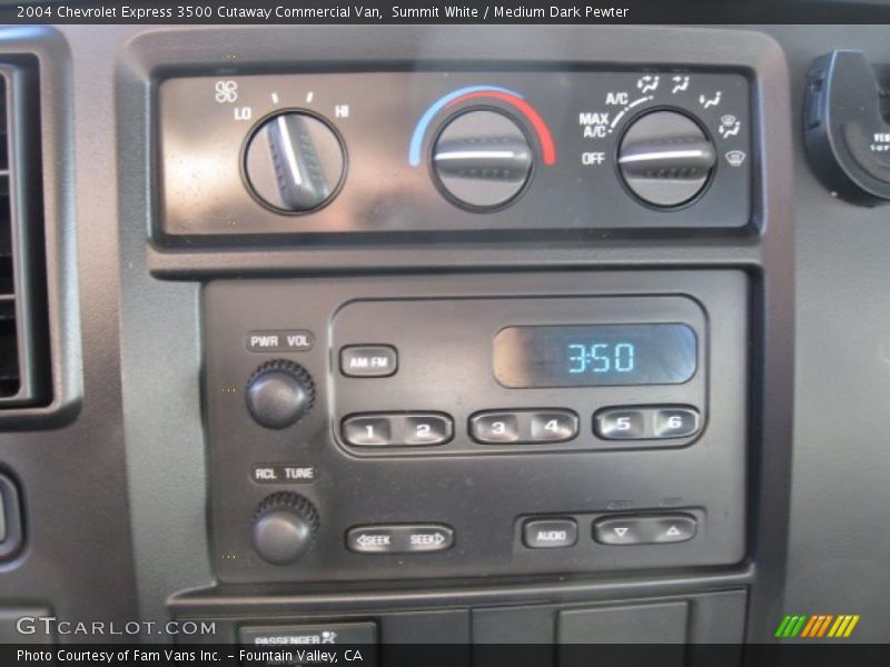 Summit White / Medium Dark Pewter 2004 Chevrolet Express 3500 Cutaway Commercial Van