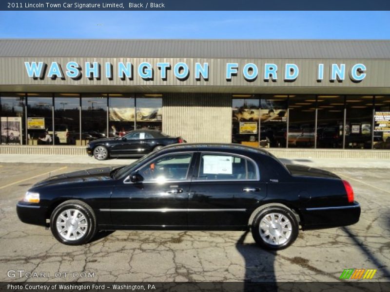 Black / Black 2011 Lincoln Town Car Signature Limited