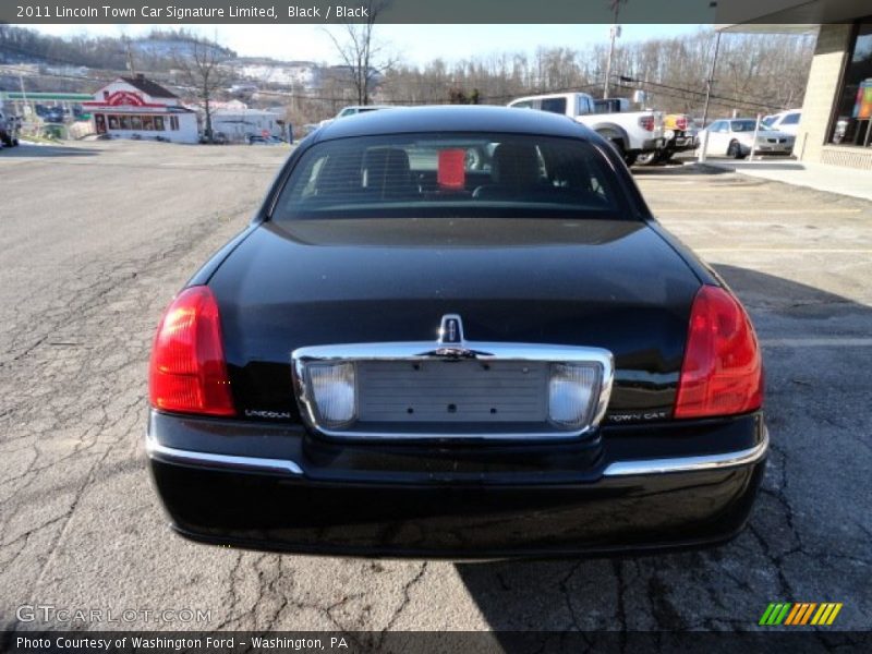 Black / Black 2011 Lincoln Town Car Signature Limited