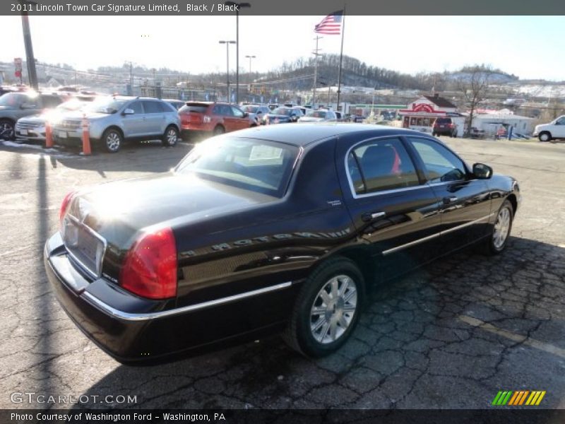 Black / Black 2011 Lincoln Town Car Signature Limited