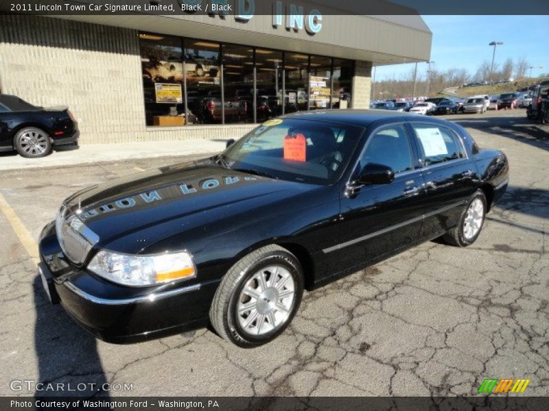 Black / Black 2011 Lincoln Town Car Signature Limited