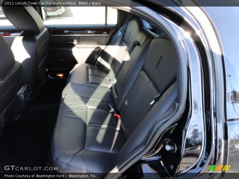 Black / Black 2011 Lincoln Town Car Signature Limited
