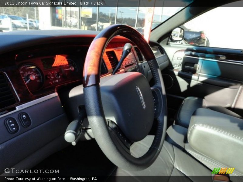 Black / Black 2011 Lincoln Town Car Signature Limited