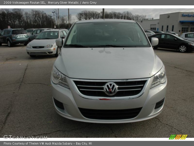 Mercury Sliver Metallic / Aero Grey 2009 Volkswagen Routan SEL