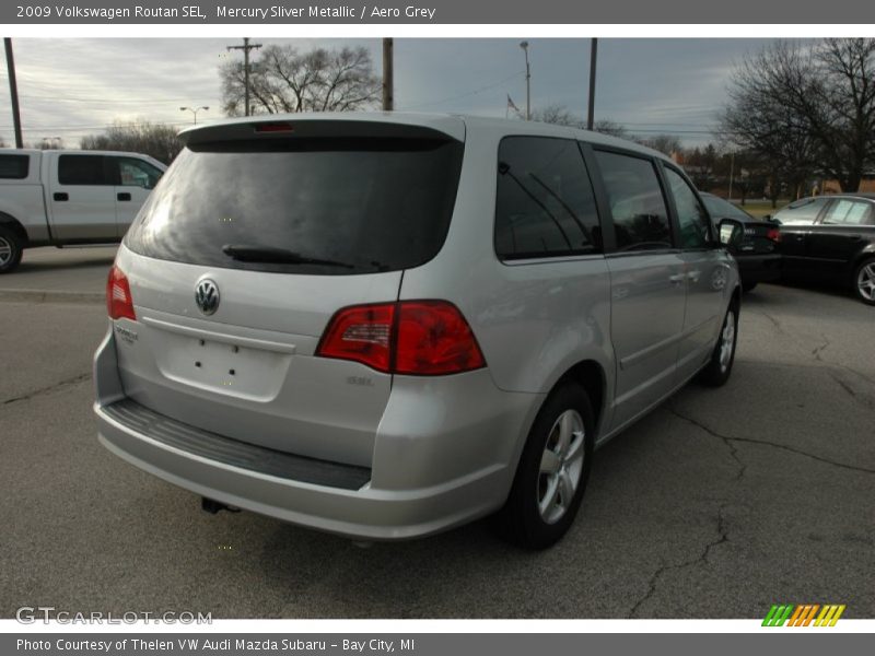 Mercury Sliver Metallic / Aero Grey 2009 Volkswagen Routan SEL