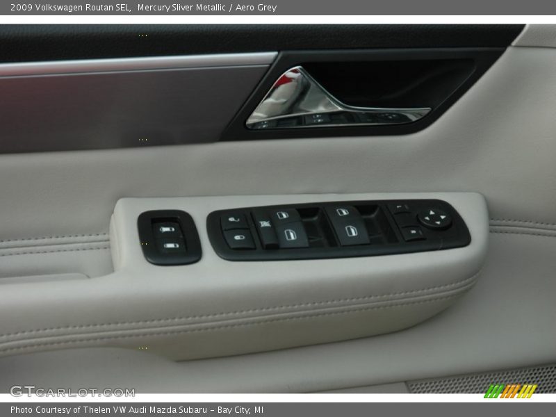 Mercury Sliver Metallic / Aero Grey 2009 Volkswagen Routan SEL