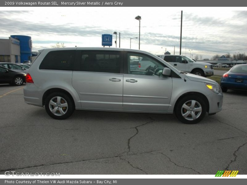 Mercury Sliver Metallic / Aero Grey 2009 Volkswagen Routan SEL