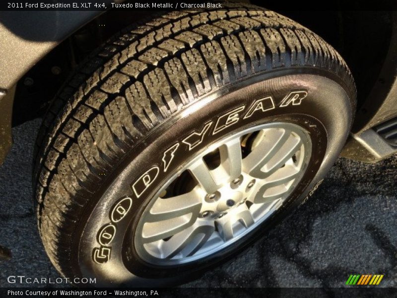 Tuxedo Black Metallic / Charcoal Black 2011 Ford Expedition EL XLT 4x4